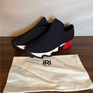 iRi Women’s size 10.5 WES I Black Red Low‎ Top Sneaker, Vegan